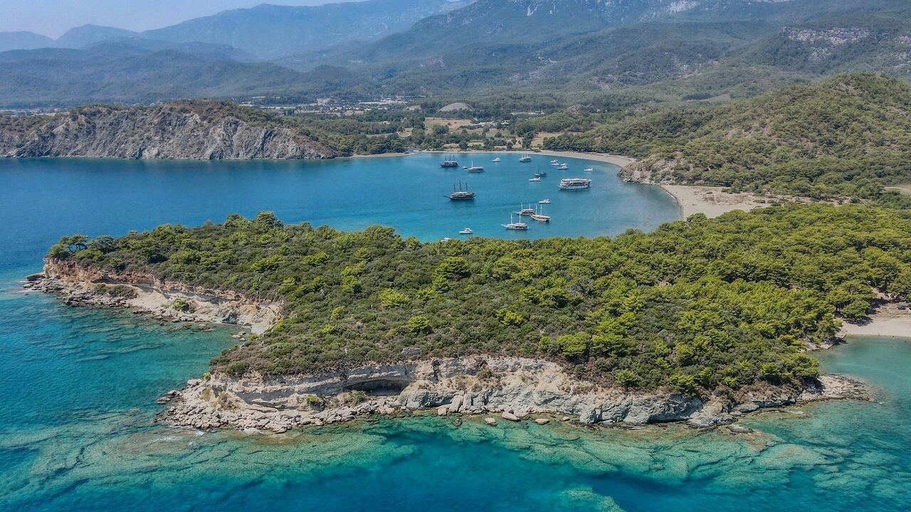 Phaselis: one of the touristic places with an ancient city and beaches
